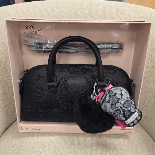 Betsey johnson skull crossbody - johnson,