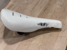 OLDSCHOOL 88-90 GT SEAT WHITE