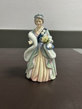 ROYAL DOULTON 'QUEEN