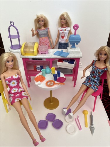 Barbie dreamhouse table - table, chairs
