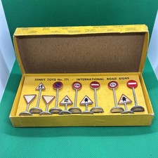 Dinky toys 771 road signs - no,