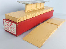 OO Gauge HORNBY DUBLO 5030 Island Platform with Ramps in its Original Box