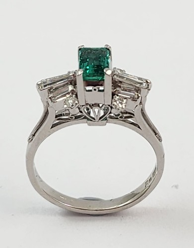Platinum cluster ring set with - cluster,