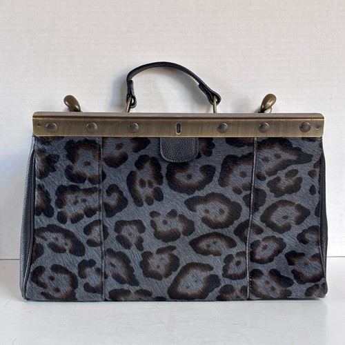 Innue italy leopard calf - leopard,