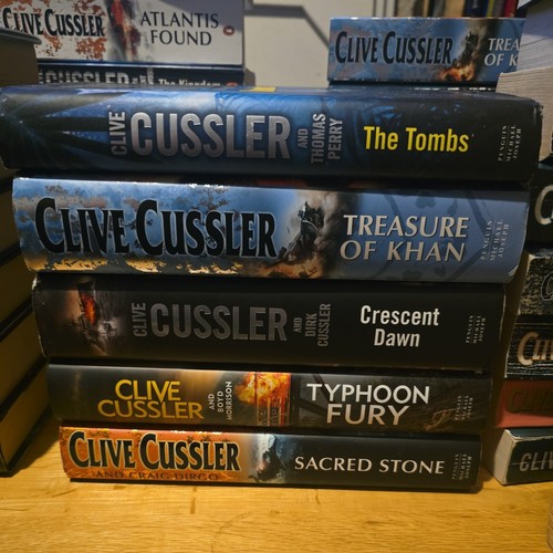 Clive cussler adventure book - cussler,