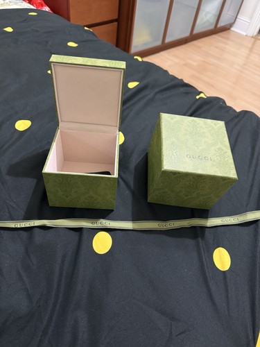 Gucci empty watch box with - watch,