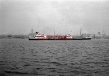 PHOTO  SHELL TANKER ANCHORED IN THE RIVER MERSEY 1959 VIEW FROM THE WOODSIDE FER