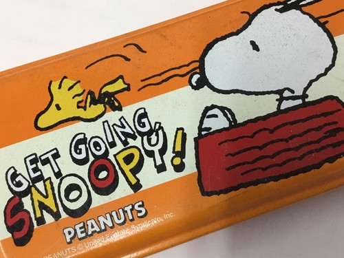 Showa retro snoopy tin can - retro,