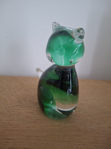 Vintage unbranded glass cat - glass,