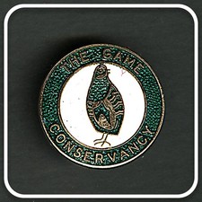 THE GAME CONSERVANCY HUNTING SHOOTING VINTAGE ENAMEL PIN BADGE
