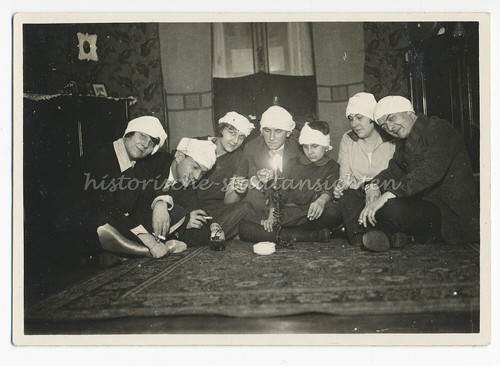 Sociable round with turban - sociable,
