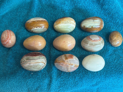 Various onyx eggs - various,