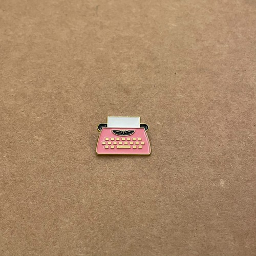Pin retro pink - retro, typewriter
