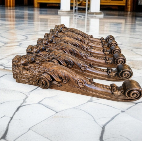 Lion head wall - corbel, wooden