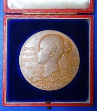Victoria, Diamond Jubilee 1897,  Royal Mint 55mm Bronze Medal with Case - Read!