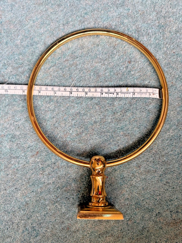 Large unbranded gold effect - large,