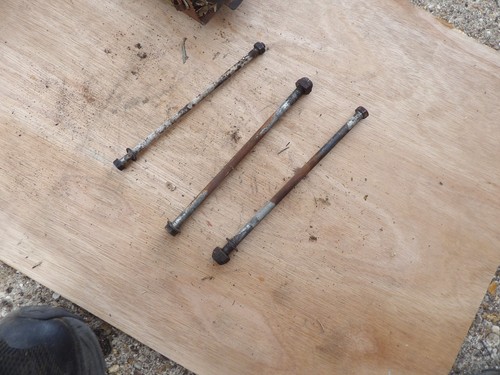 Suzuki 200 engine bolts - t,