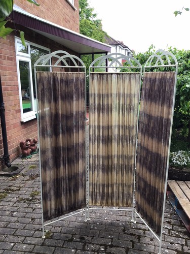 Vintage fabric screen - or, room