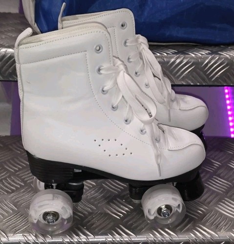 Roller skates flashing light - skates,