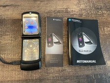 Motorola RAZR V3 Black. Powers