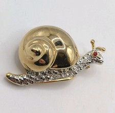 Gold tone detailed snail - gold,