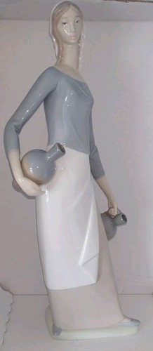 Nao girl with two - nao, water