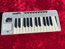 Novation ReMOTE 25 LE Keyboard Controller Synth Various Effects