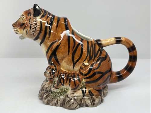 Tiger cub water - &, pitcher