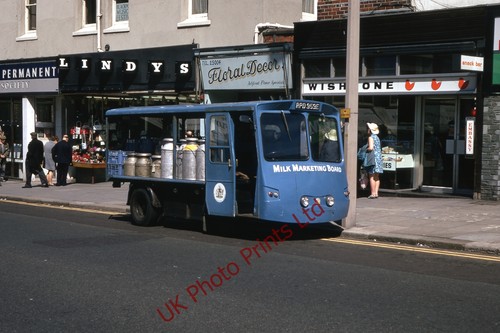 Photo 12x8 electric milk float - 12x8,