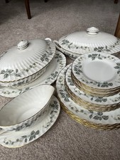 Minton Greenwich Green and White Bone China Dinner Service 24 Pieces Unblemished