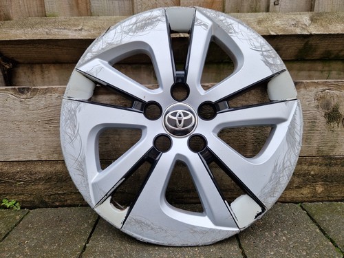 Toyota prius wheel trim - toyota,