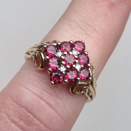 Hallmarked 9ct yellow gold - yellow,