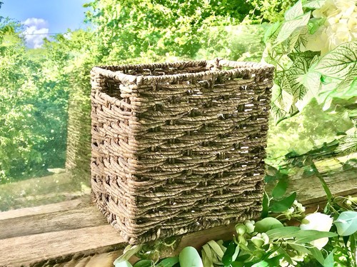 Sturdy metal framed - , basket
