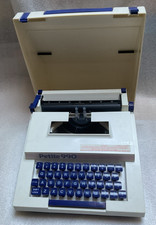 Petite 990 Typewriter Made in