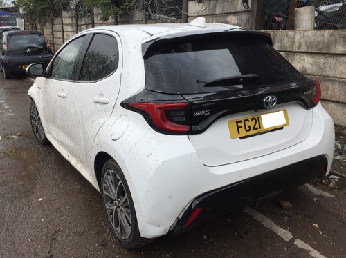 Toyota yaris petrol hybrid - 1.5,