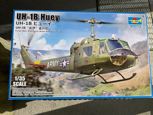 Trumpeter huey 1 35 - trumpeter, 1:35