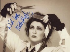 KATE BUSH BEAUTIFUL SINGER