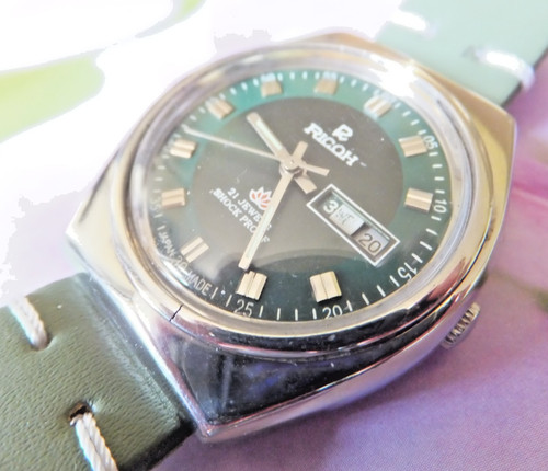 Tone green dial - 2-tone, 37mm
