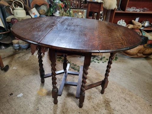 Antique solid oak drop leaf