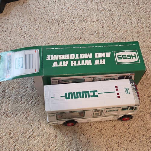 Hess 2018 toy truck set - truck,