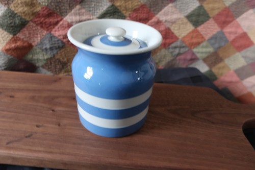 Green cornishware canister - tg,