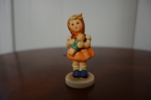 Hummel 239b girl with - 239b,