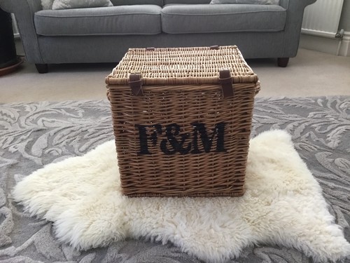 Large fortnum and - and, f&m