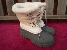 Ladies White Fabric Warm lined  Rubber Snow Boots Size 6 / 39 .