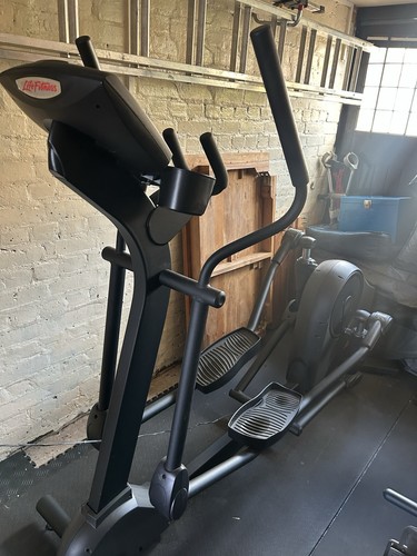Lifefitness elliptical - lifefitness,