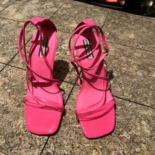 Ladies Strappy Shoes In Pink