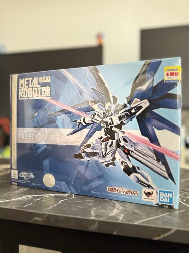 Metal robot freedom gundam - metal,