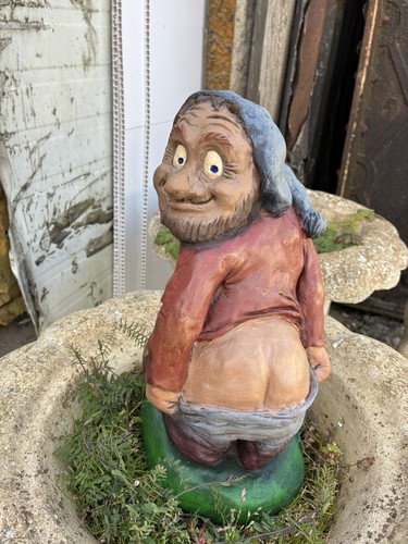 Garden gnome moonie - gnome,