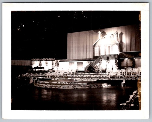 Vtg snapshot stage set - b&w,