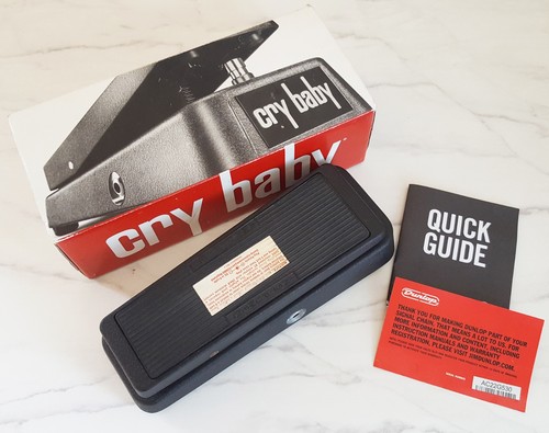 Dunlop cry baby wah pedal - cry,